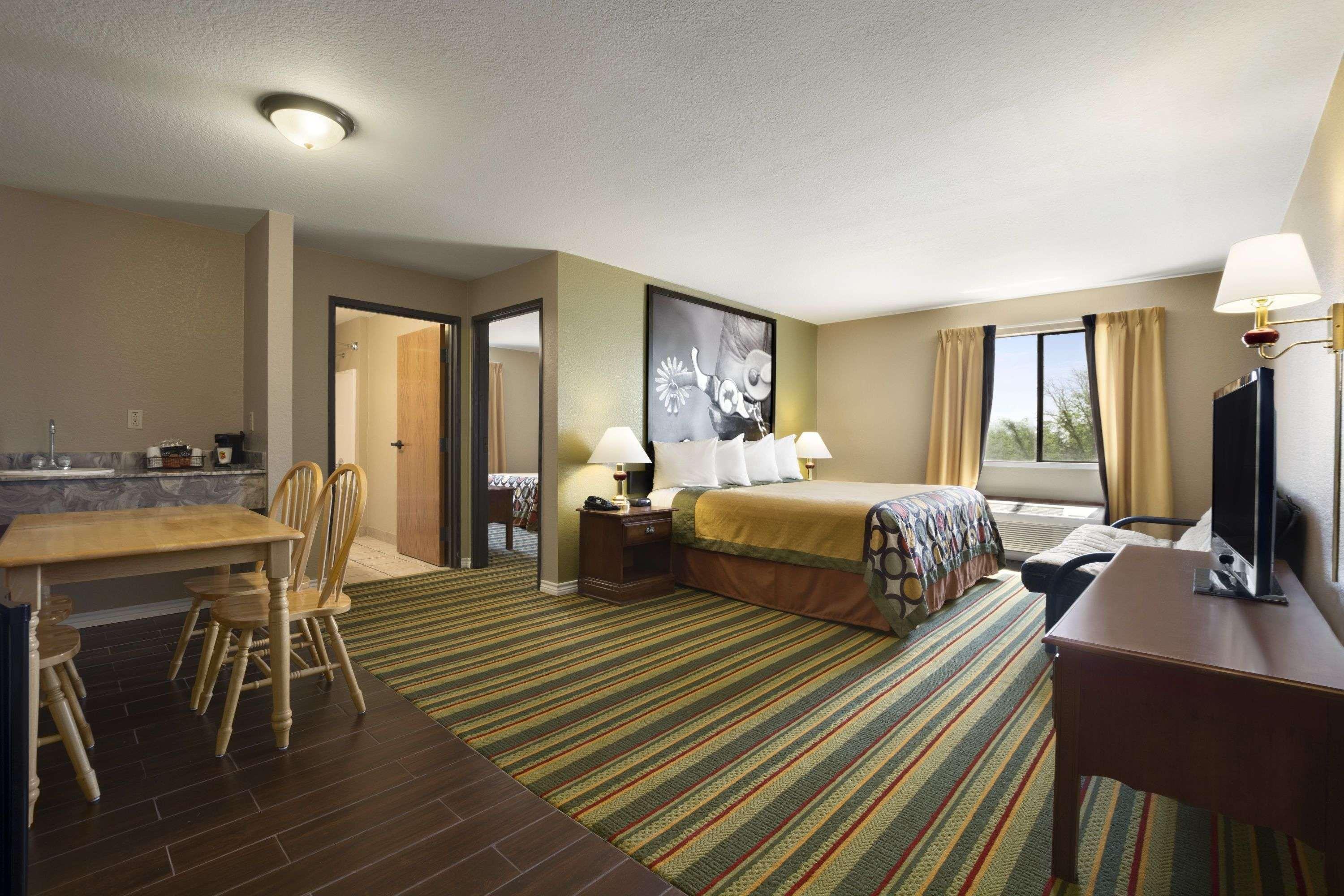 Super 8 By Wyndham Motel Childress
