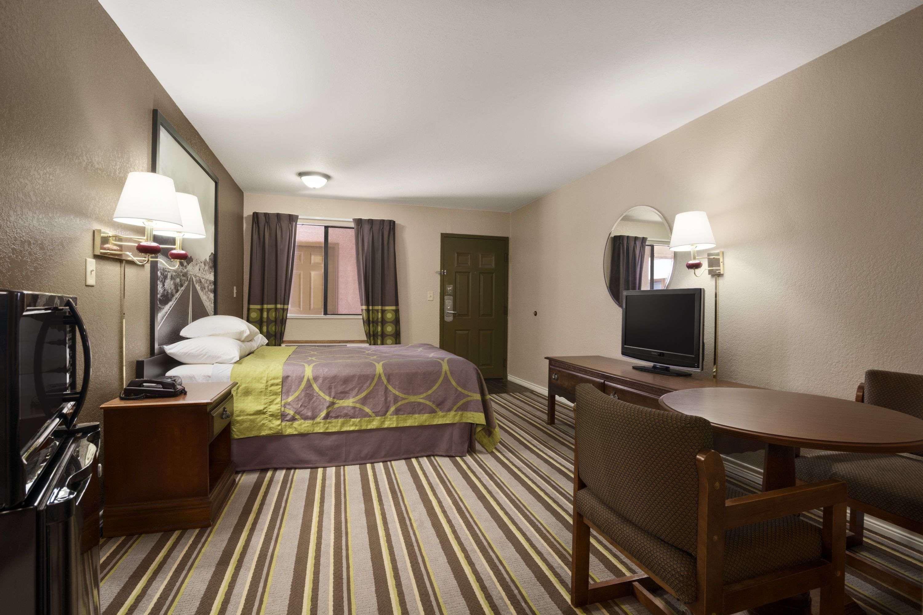 Motel Super 8 By Wyndham Childress