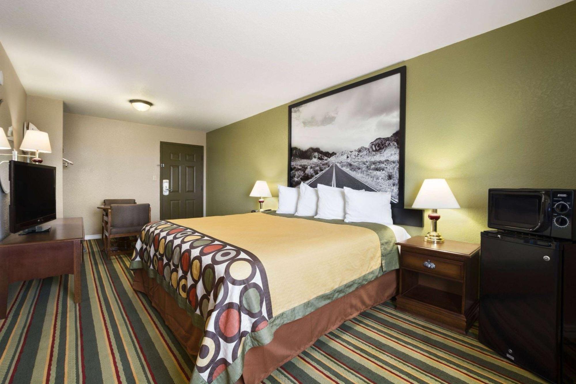 Super 8 By Wyndham Motel 3*