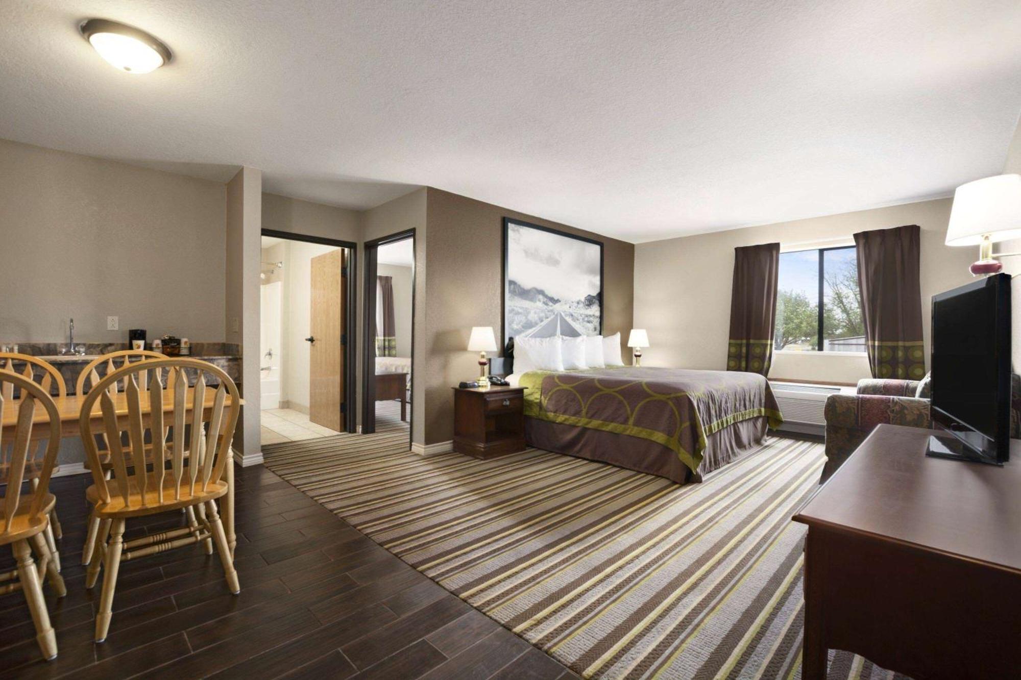 Motel Super 8 By Wyndham 3*