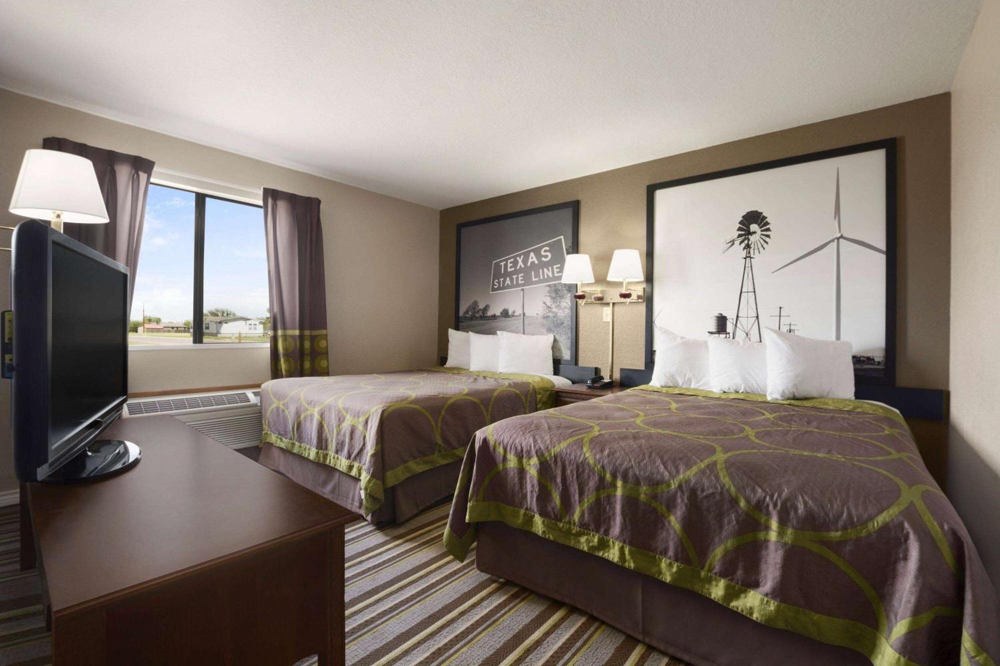 Super 8 By Wyndham Motel